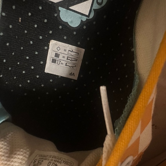 Vans 7.5 - Picture 3 of 3